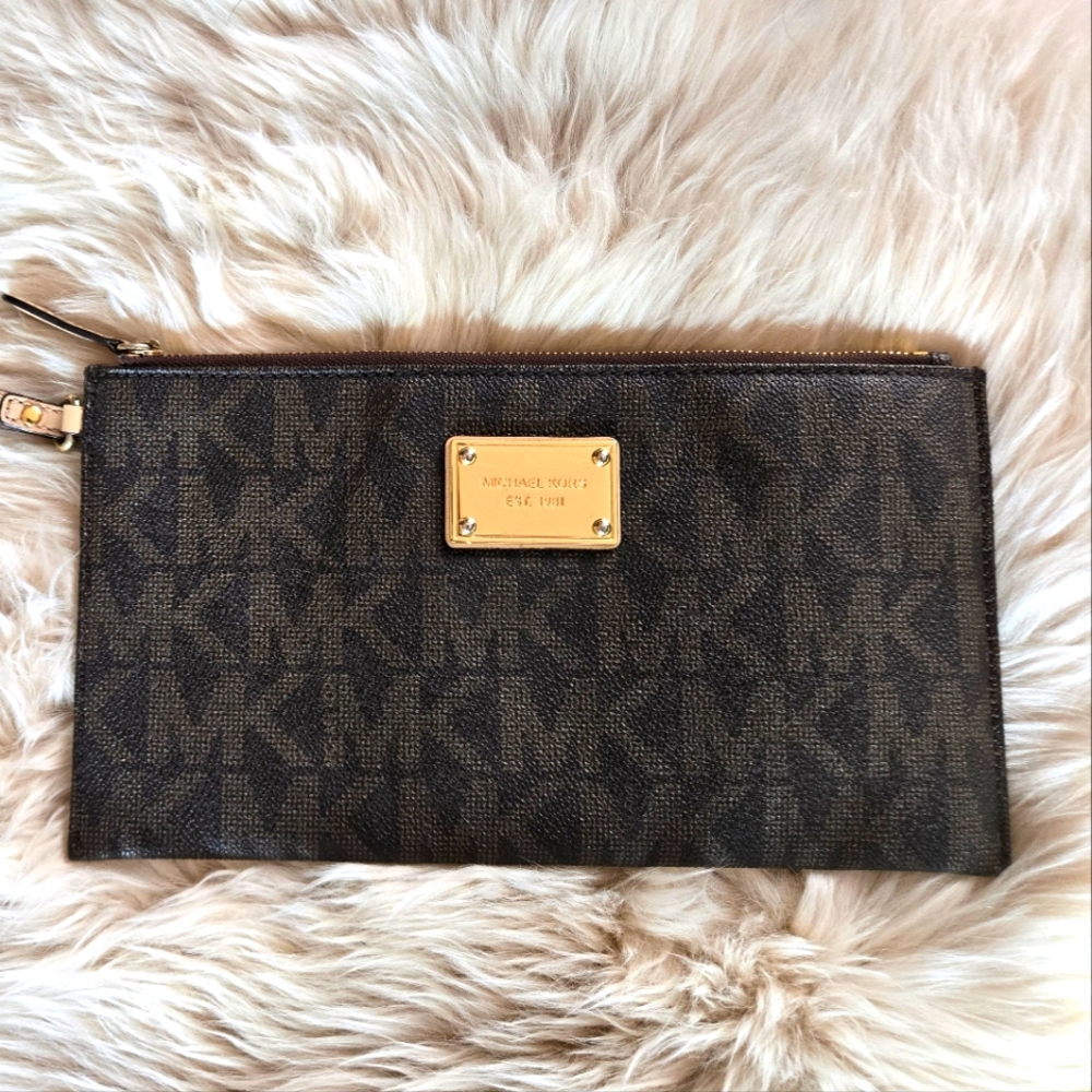 MK💫Wristlet - Logo Embossed Brown